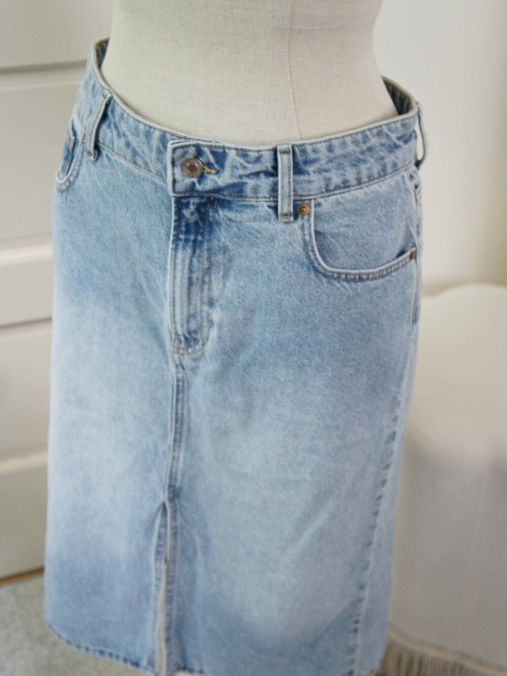 H&M Light Blue Denim Midi Skirt with Front Slit Size 6 NWT - Picture 3 of 12